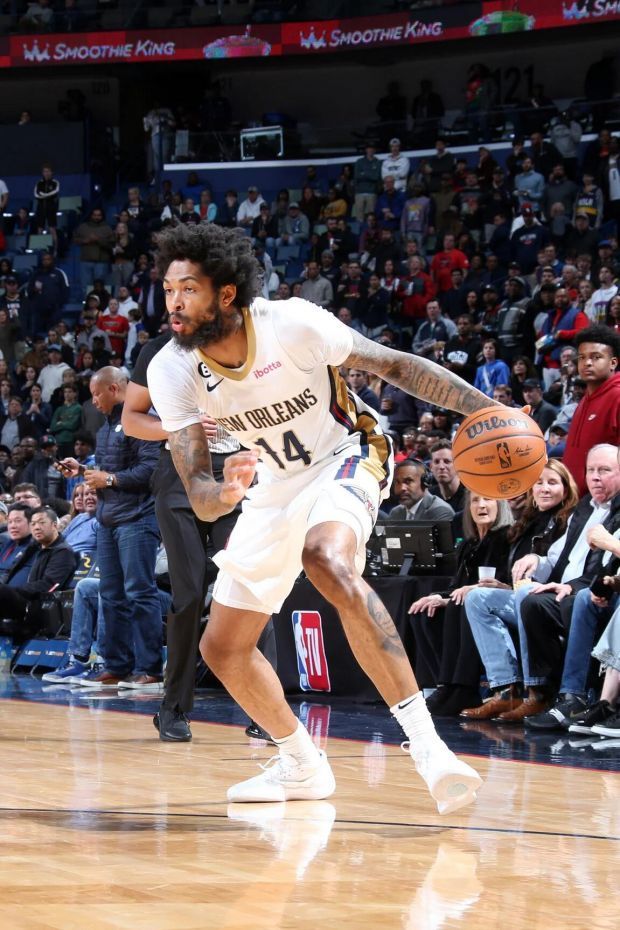 包含深圳队碾压鹈鹕，西亚卡姆状态火热的词条