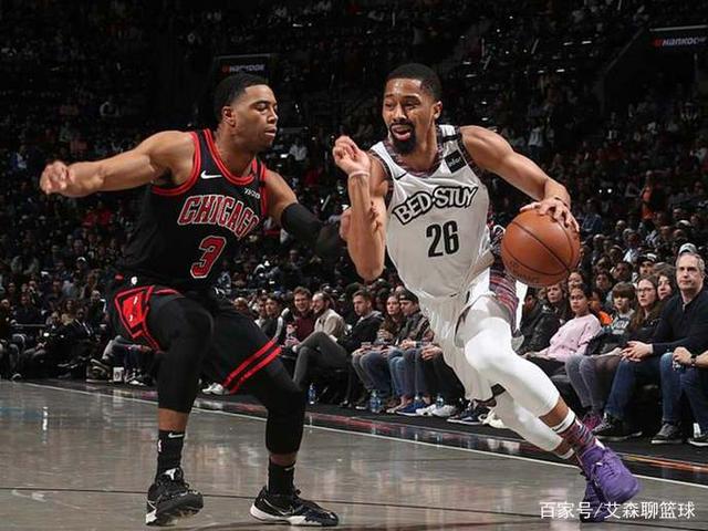 四川队碾压上海队,詹姆斯点燃赛场 四川队碾压上海队,詹姆斯点燃赛场