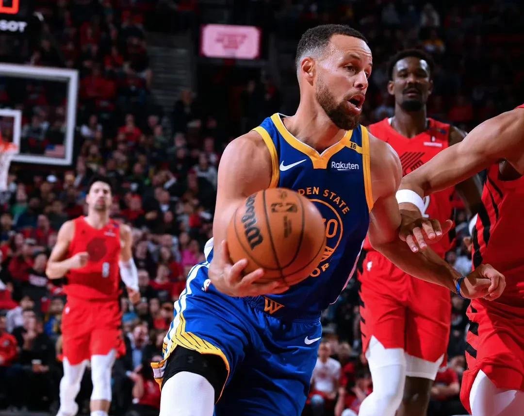 法国队鏖战中国队,安赛龙状态火热 法国队鏖战中国队,安赛龙状态火热