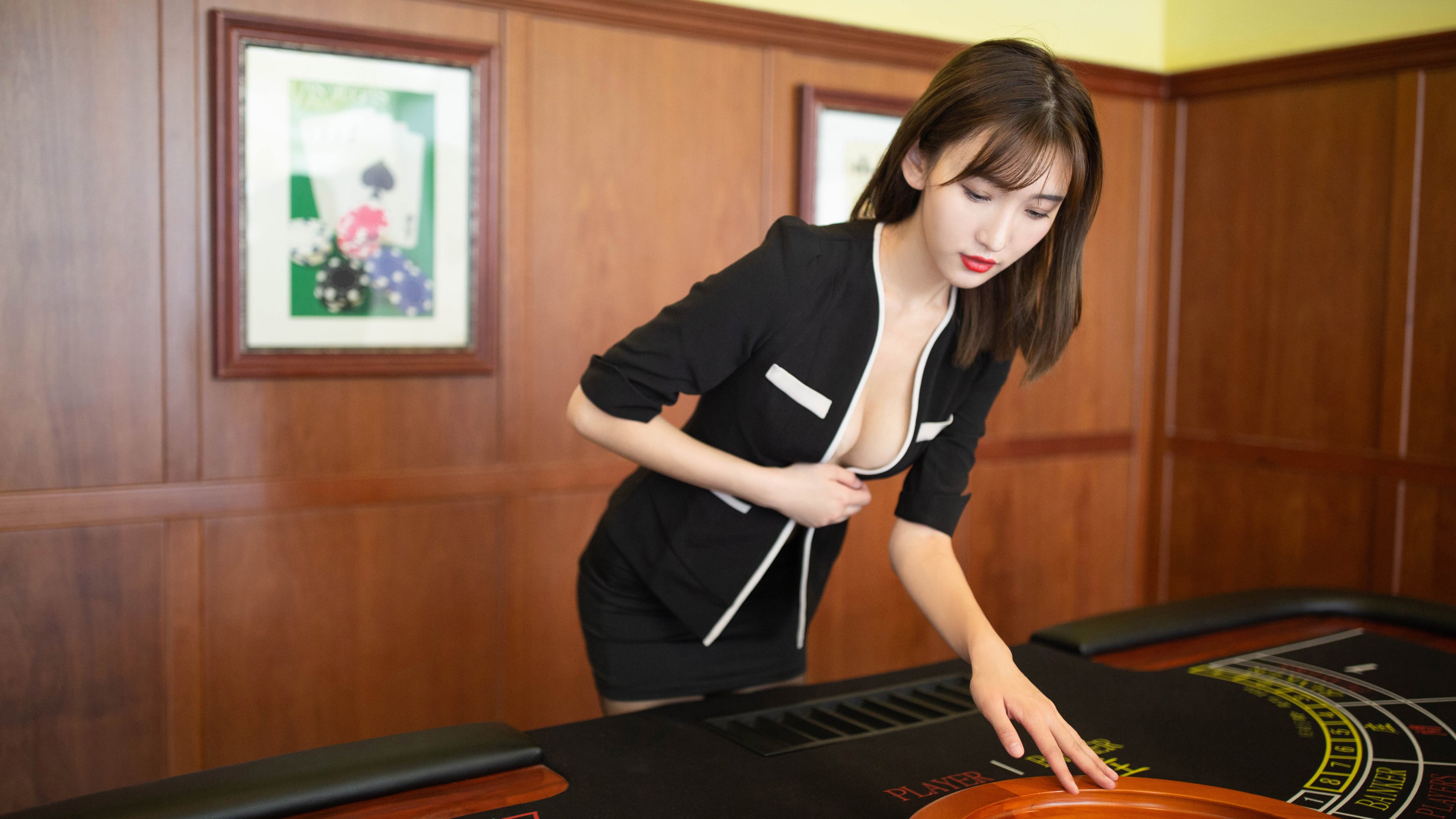 跨界巅峰战！马刺火力压制，武切维奇连续关键得分击溃广东