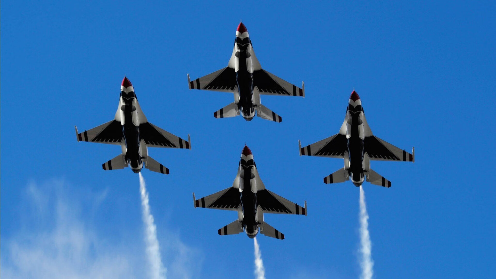 终场哨响之前，当塔图姆按下快进键，鹈鹕则把悬念拖入慢镜头