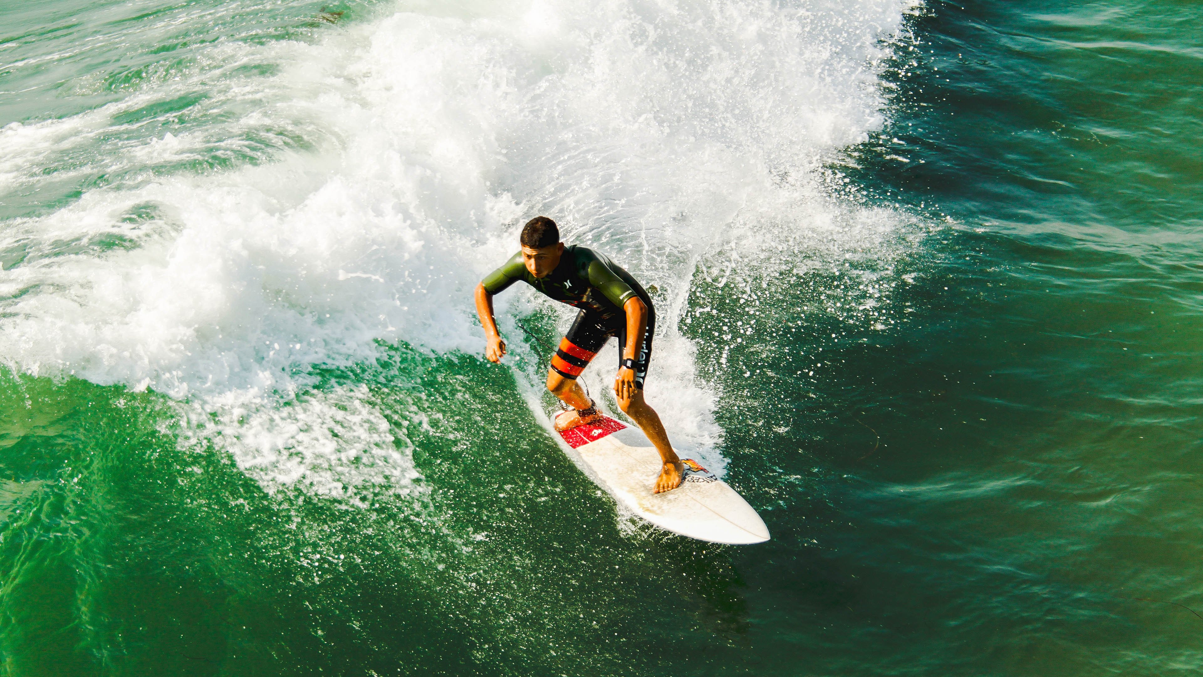 钻石之地的新矿脉，切尔西凿穿壁垒，拉什福德单骑闪光