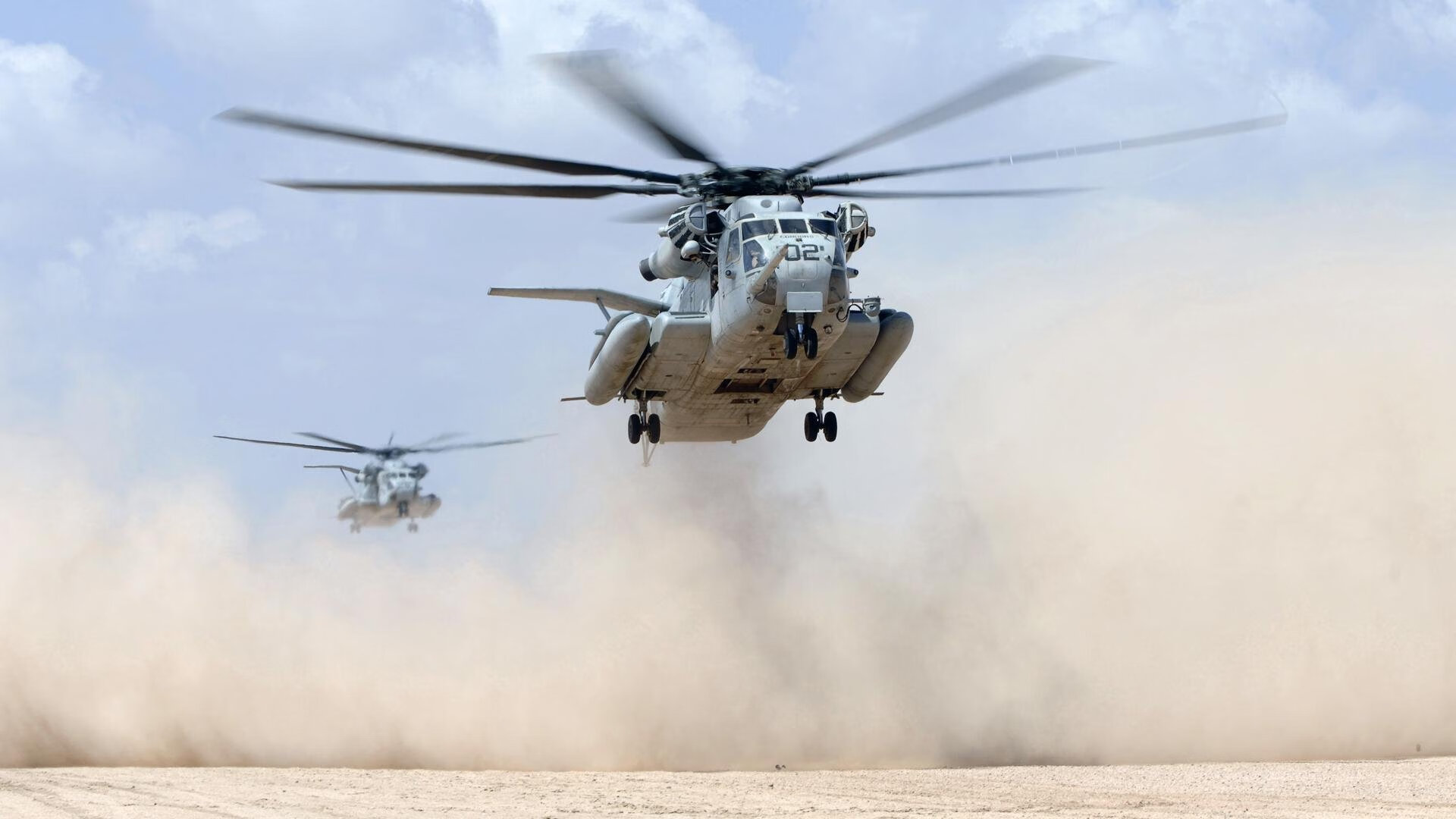 跨越陆地，从足球场的加时鏖战到赛道的极限接管—双重王座的唯一性启示