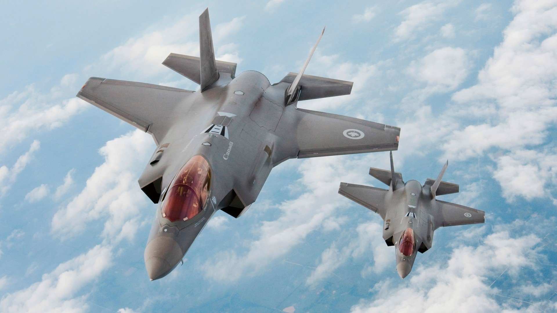 逆袭者的加冕礼，迪亚斯在救赎之战中打破质疑，引领加拿大足球新纪元