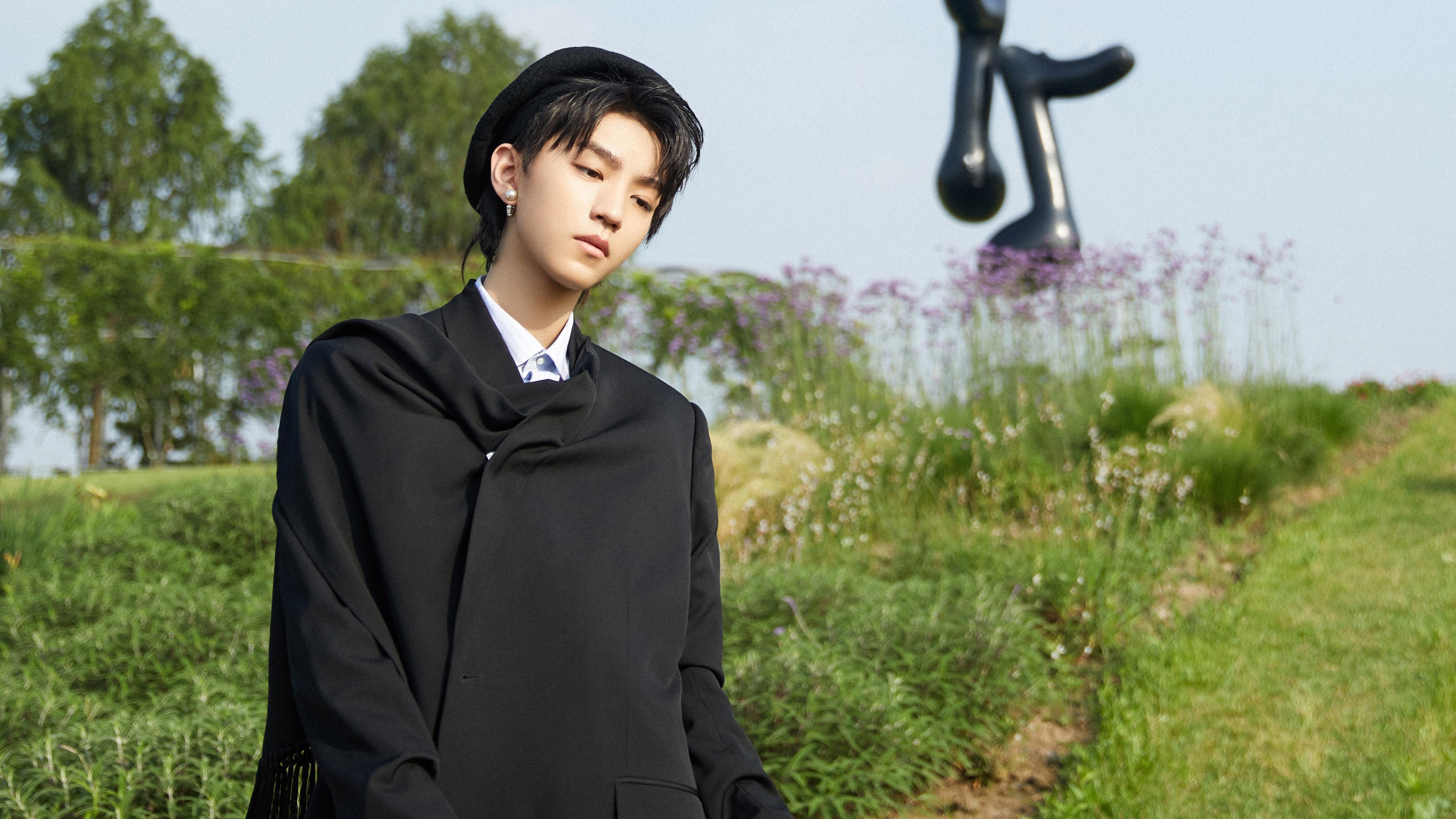 逆袭者的加冕礼，迪亚斯在救赎之战中打破质疑，引领加拿大足球新纪元